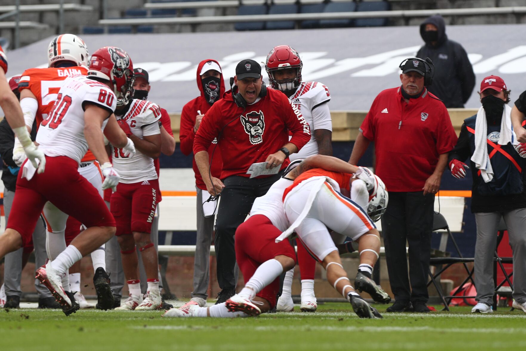 101020-ncstate-uvafootball149.JPG